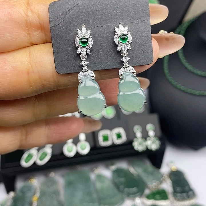 翡翠未镶嵌耳饰翡翠未镶嵌耳饰