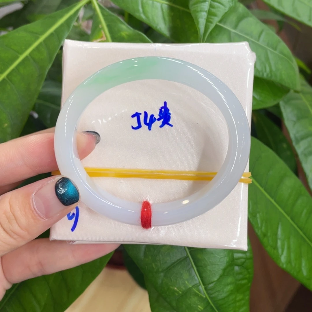 翡翠手镯未镶嵌缅甸天然翡翠