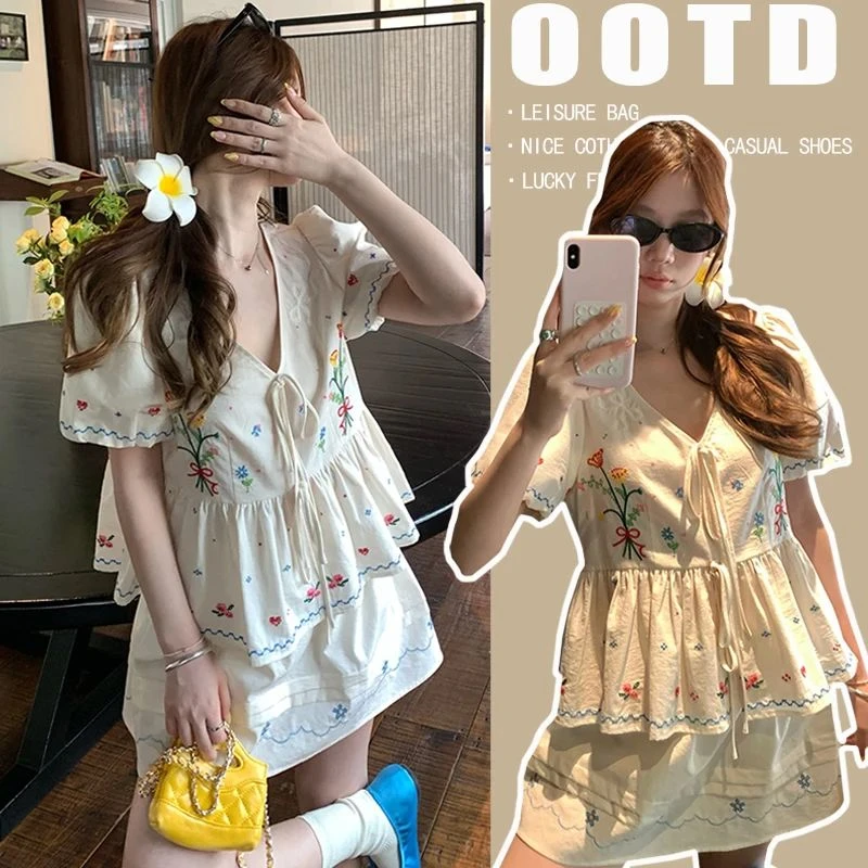 时髦孕妇装时尚碎花显瘦减龄宽松重工十字绣棉感娃娃衫半身裙套装