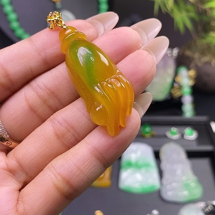 翡翠未镶嵌吊坠(赠链)