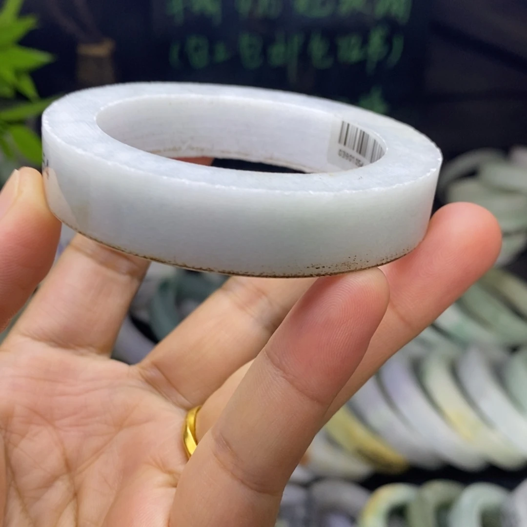 定制翡翠未镶嵌手镯