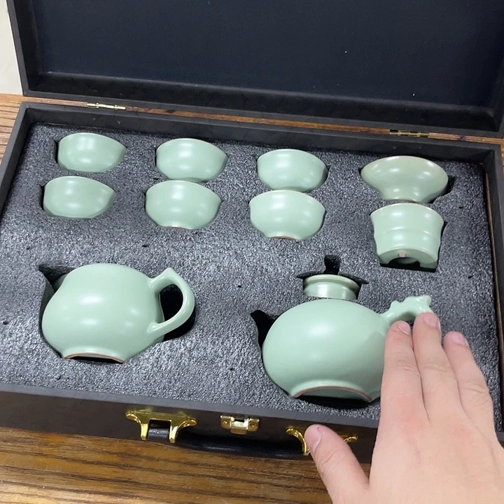 孤品茶具套装等。