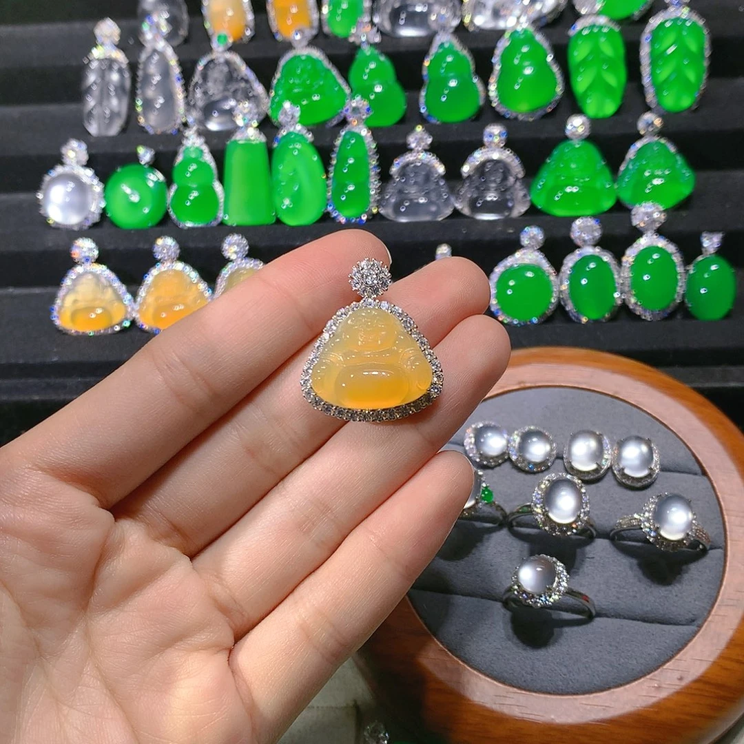 用***3玛瑙/玉髓银S925镶嵌颈饰