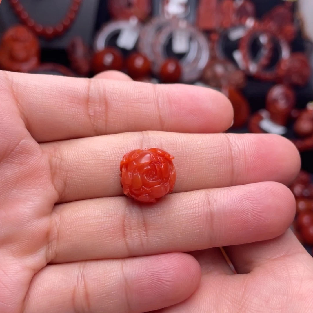 【闪购商品】未镶嵌通孔立体牡丹花13mm南红玛瑙