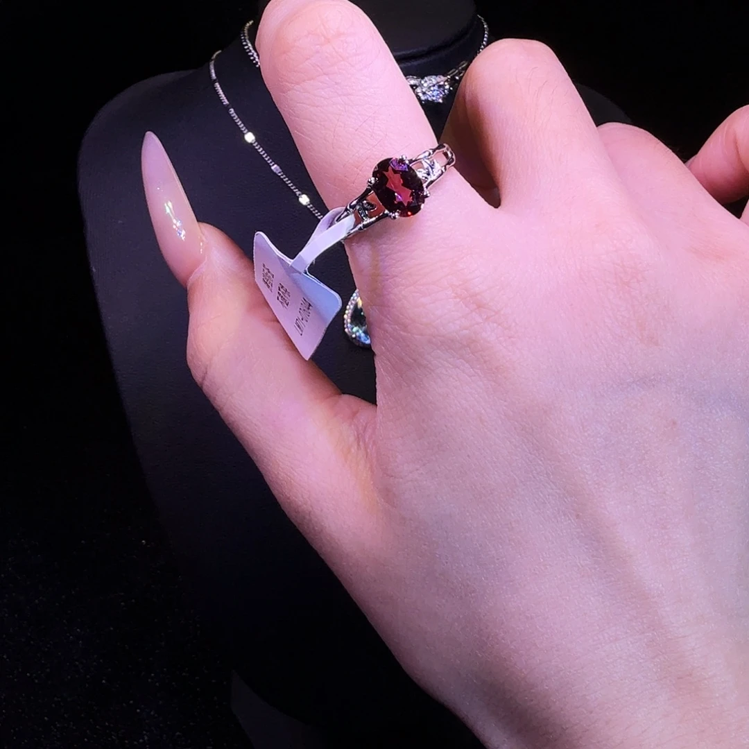 银S925镶嵌石榴石戒指