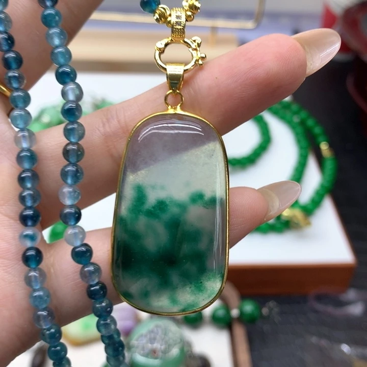 翡翠未镶嵌颈饰吊坠