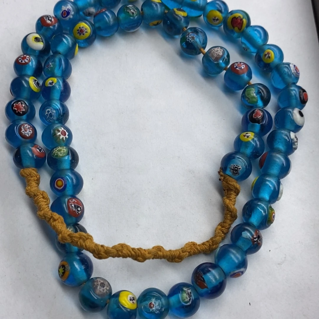 颈饰琉璃透蓝色卡11多彩