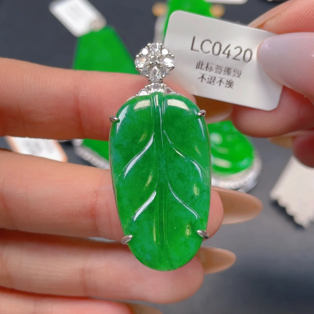 【闪购商品】颈饰银S925镶嵌翡翠翡翠