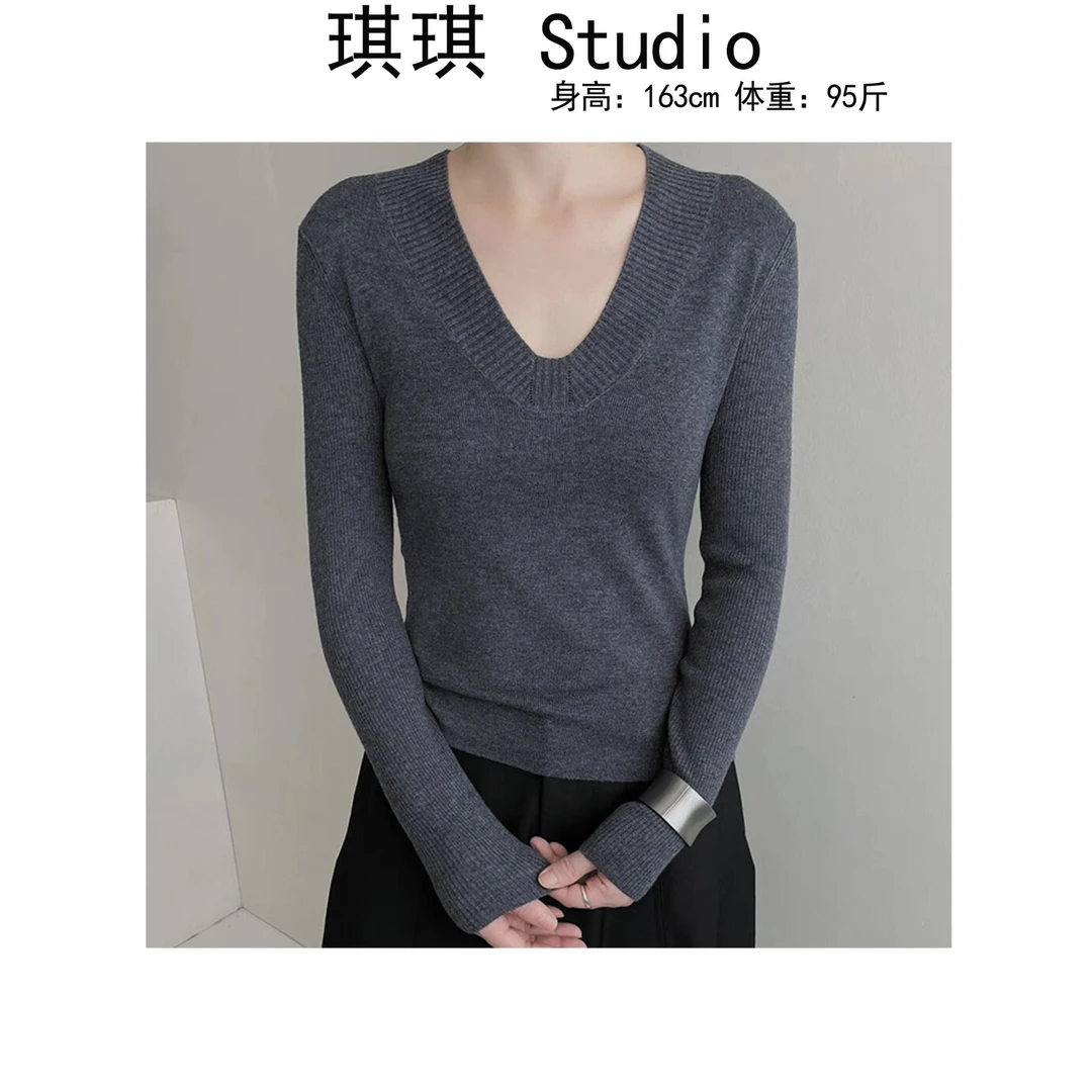 《琪琪家》冬季新款纯色基础简约舒适亲肤v领显瘦减龄针织上衣-M