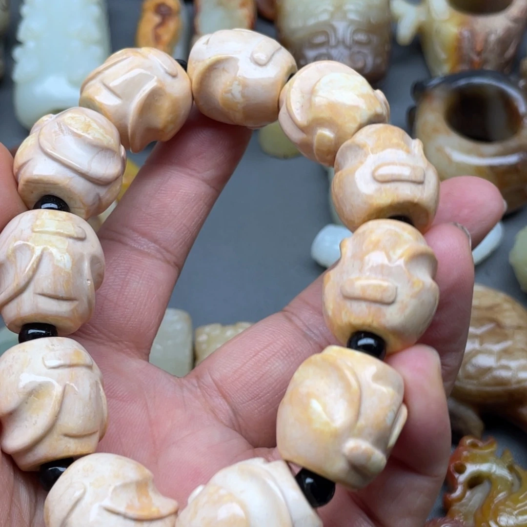 锦***程和田玉未镶嵌颈饰