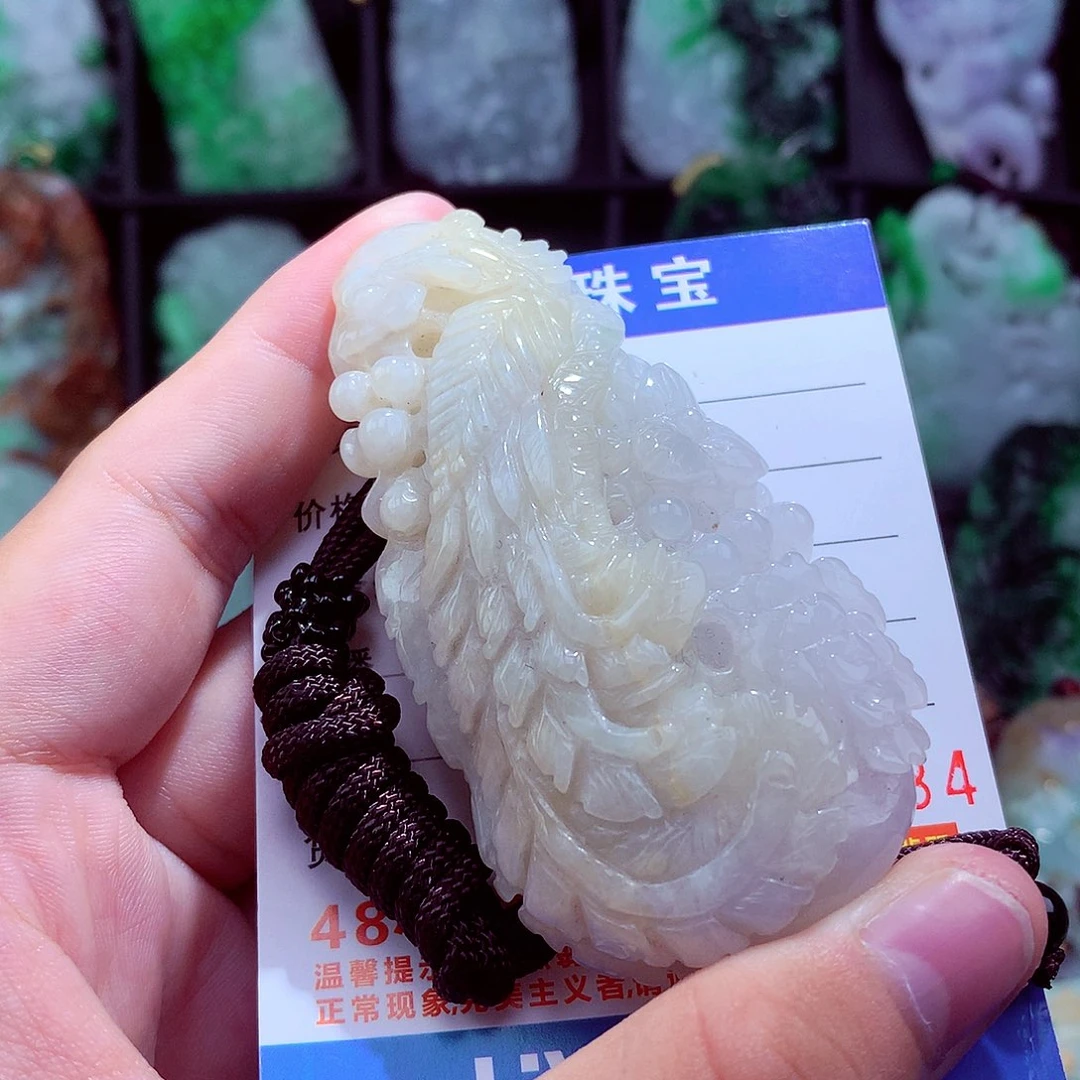 翡翠未镶嵌颈饰挂件