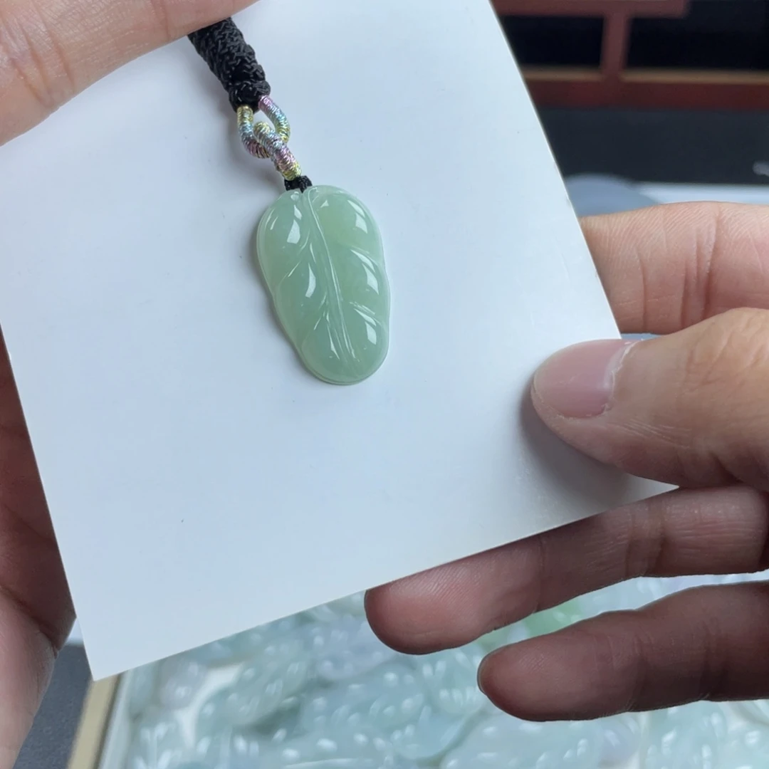 可***蛙颈饰未镶嵌翡翠叶子