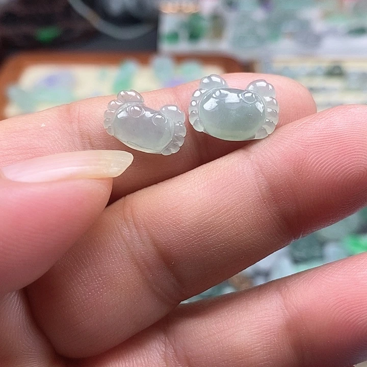 吊坠(不含链)未镶嵌翡翠一个20有纹裂处理价