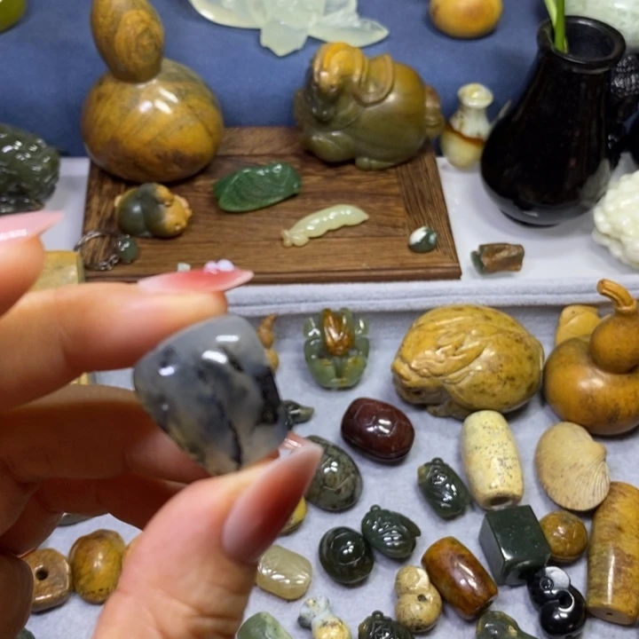 蛇纹石玉未镶嵌岫玉三通1.5