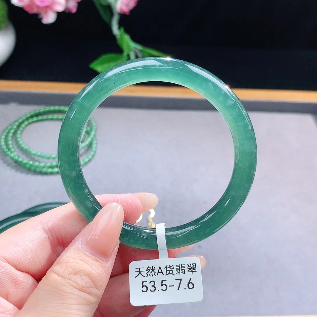 未镶嵌手镯（圆镯）翡翠