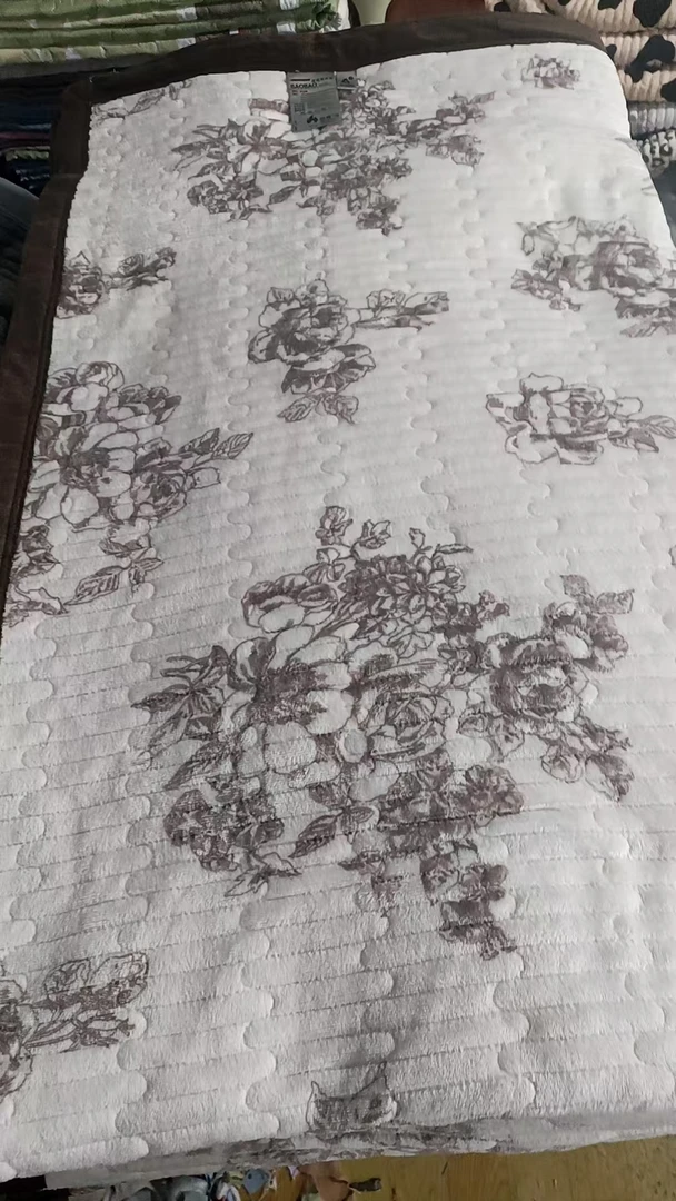 褐色边白色底咖色大花床盖