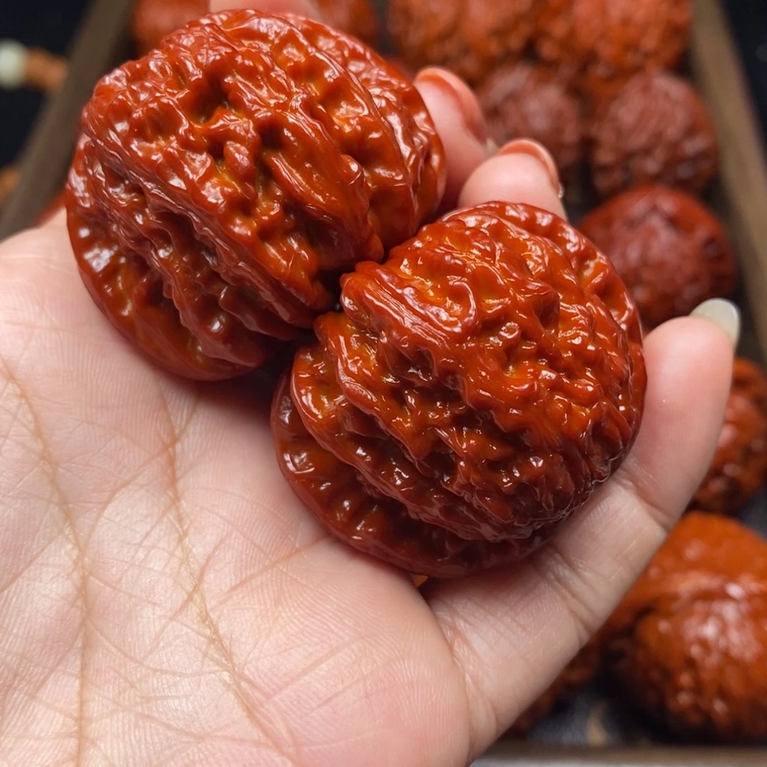 文玩核桃吊坠白狮子1