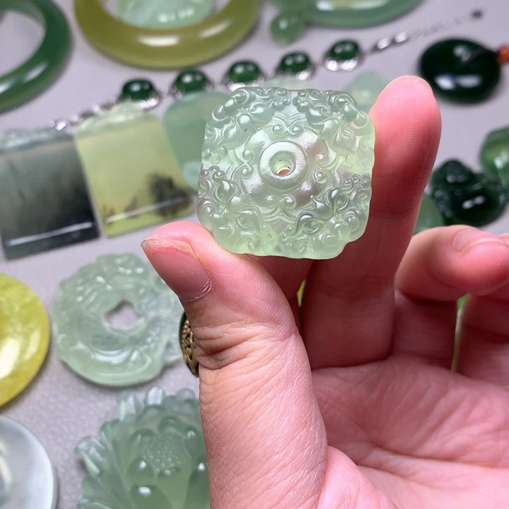 未镶嵌蛇纹石玉颈饰岫玉