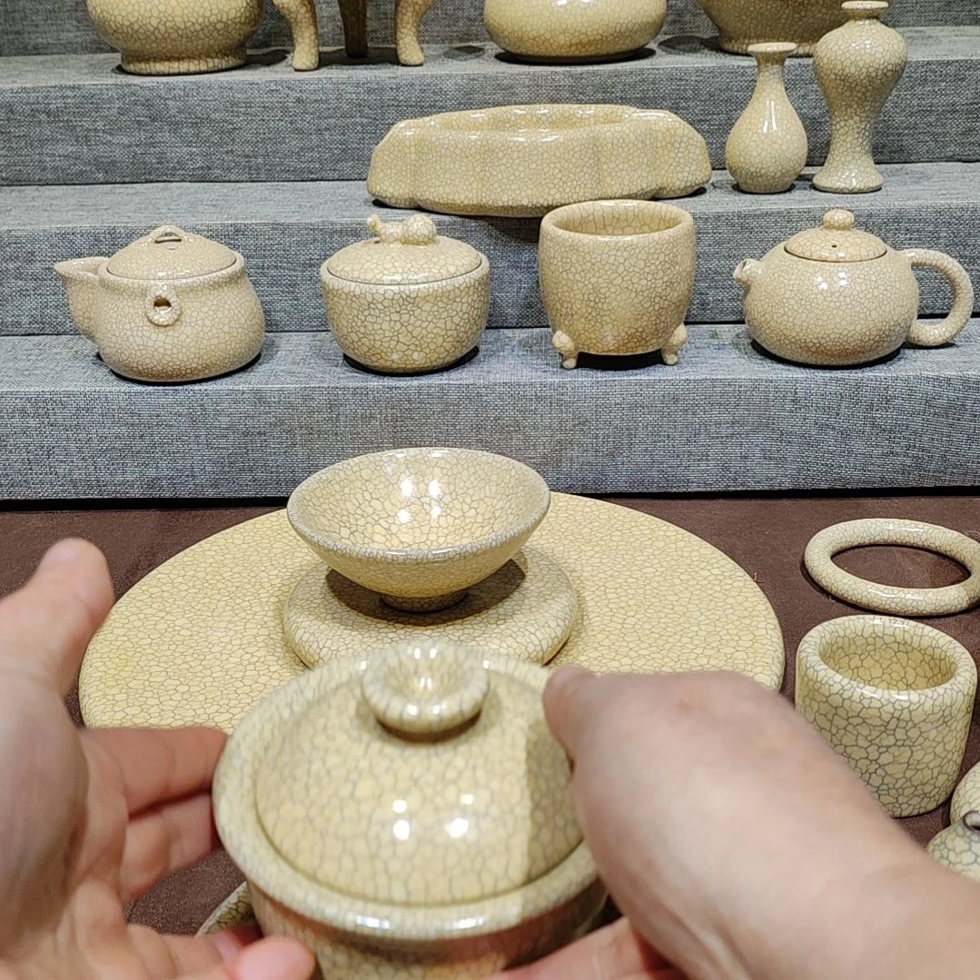 听***海龚东华老师梅花墨纹作品