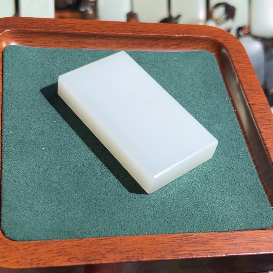 扣***特和田玉未镶嵌颈饰