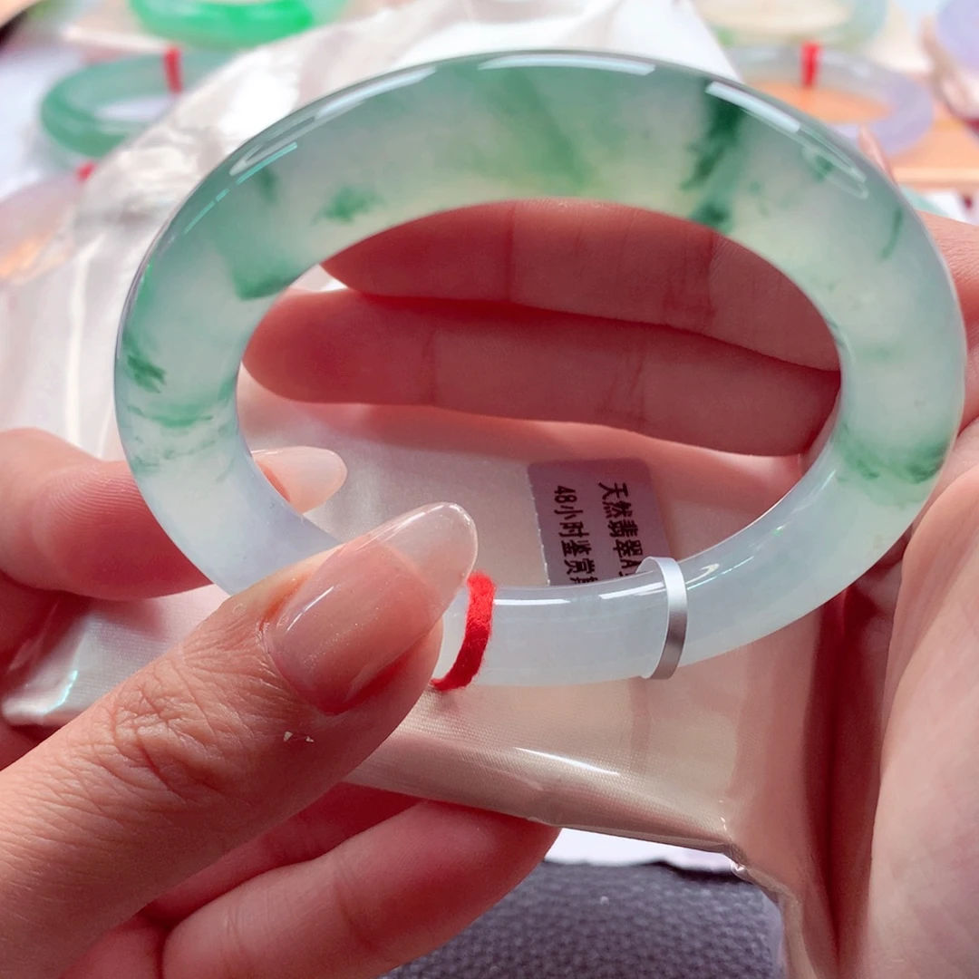 翡翠未镶嵌手镯（圆镯）师妹54胖圆冰光冰绿花