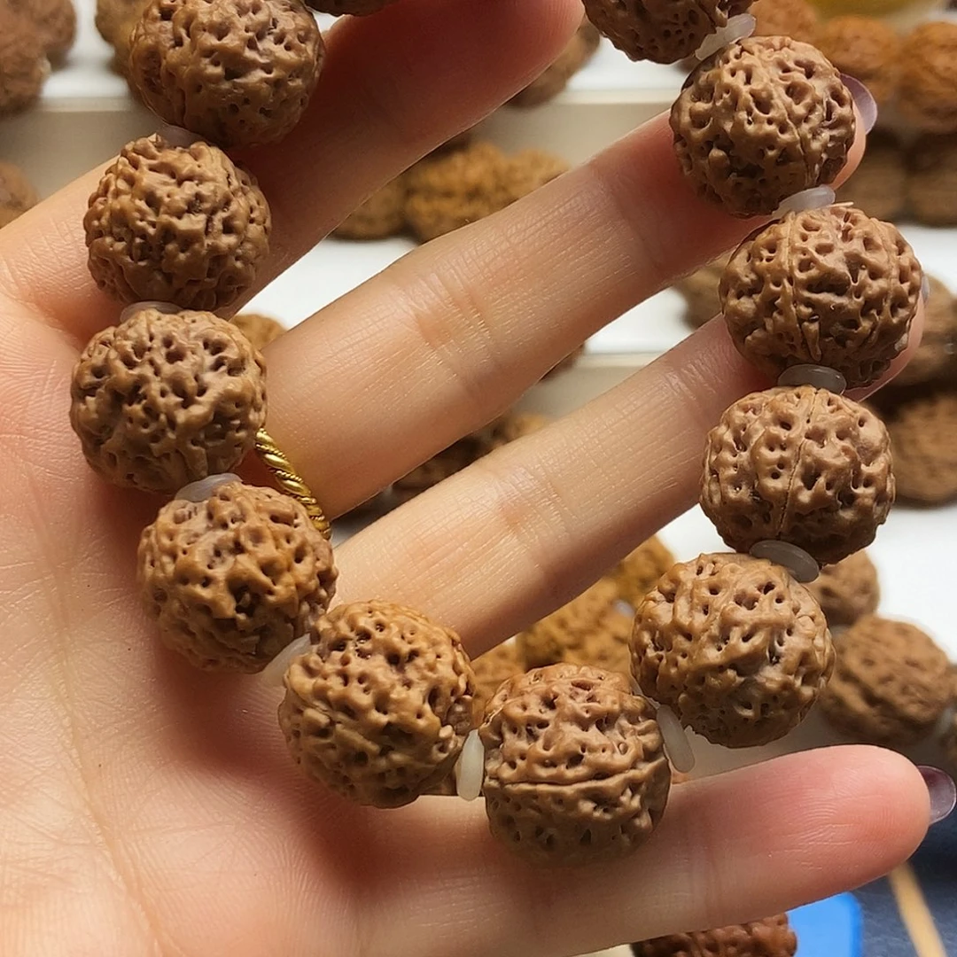 金刚菩提吊坠蜂王梅花