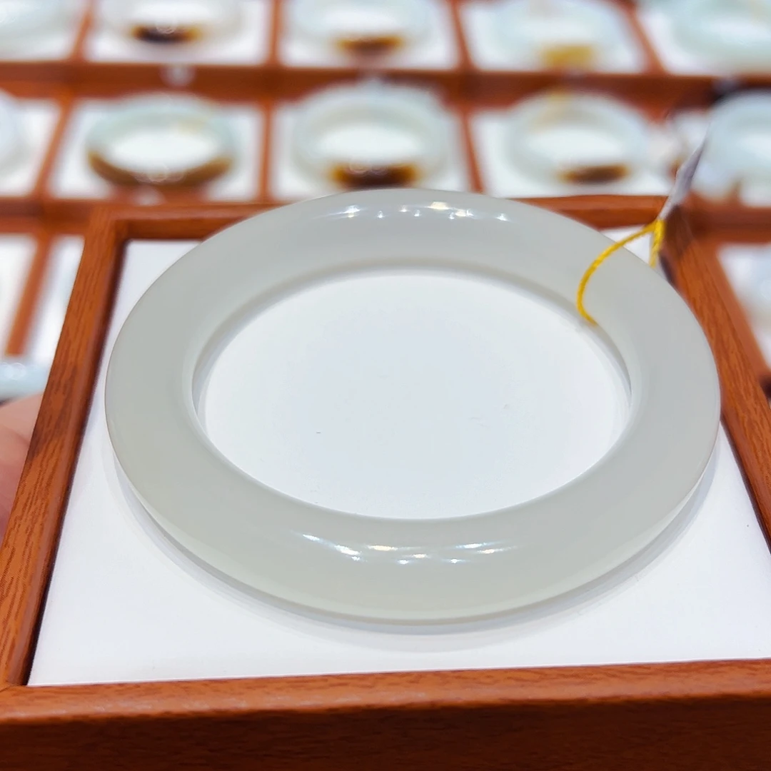 和田玉未镶嵌手镯冰荔枝冻6061