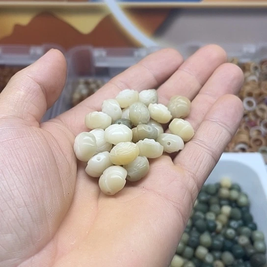 白玉菩提吊坠12小雕刻20
