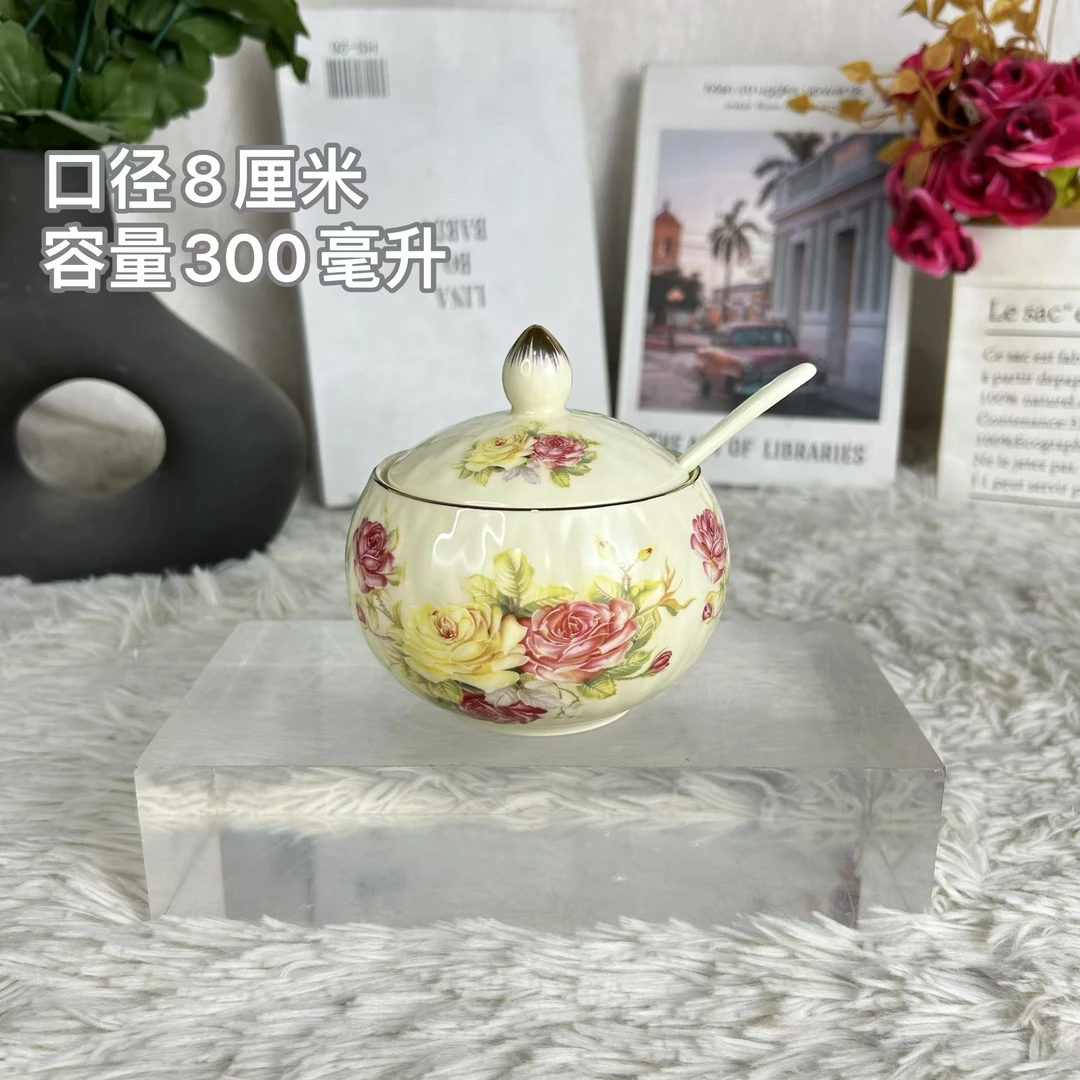 欧式陶瓷象牙黄描金圆调料罐带勺（300毫升）