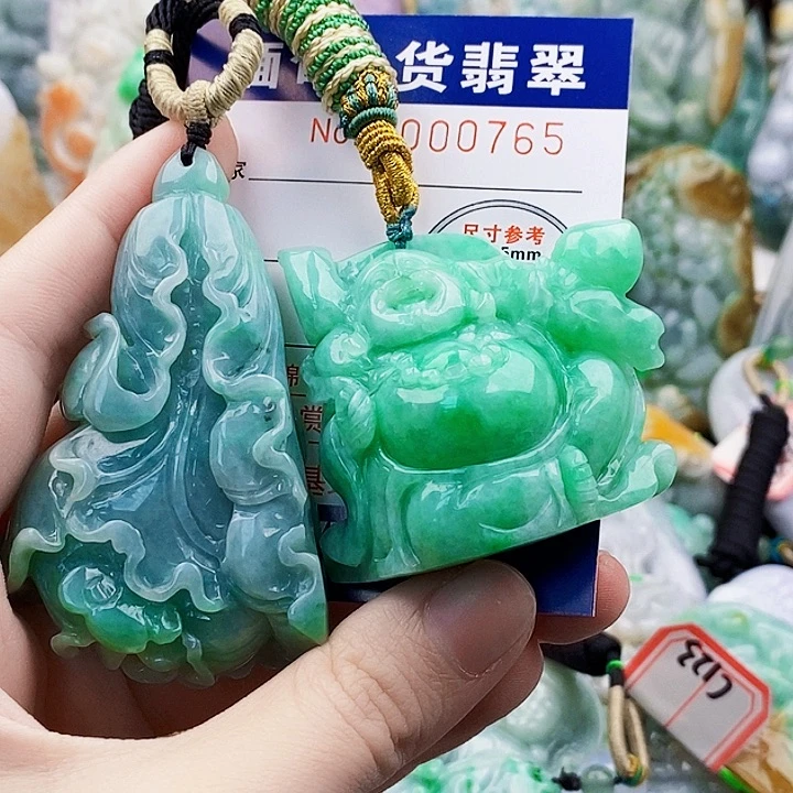 崇***己吊坠(不含链)未镶嵌翡翠