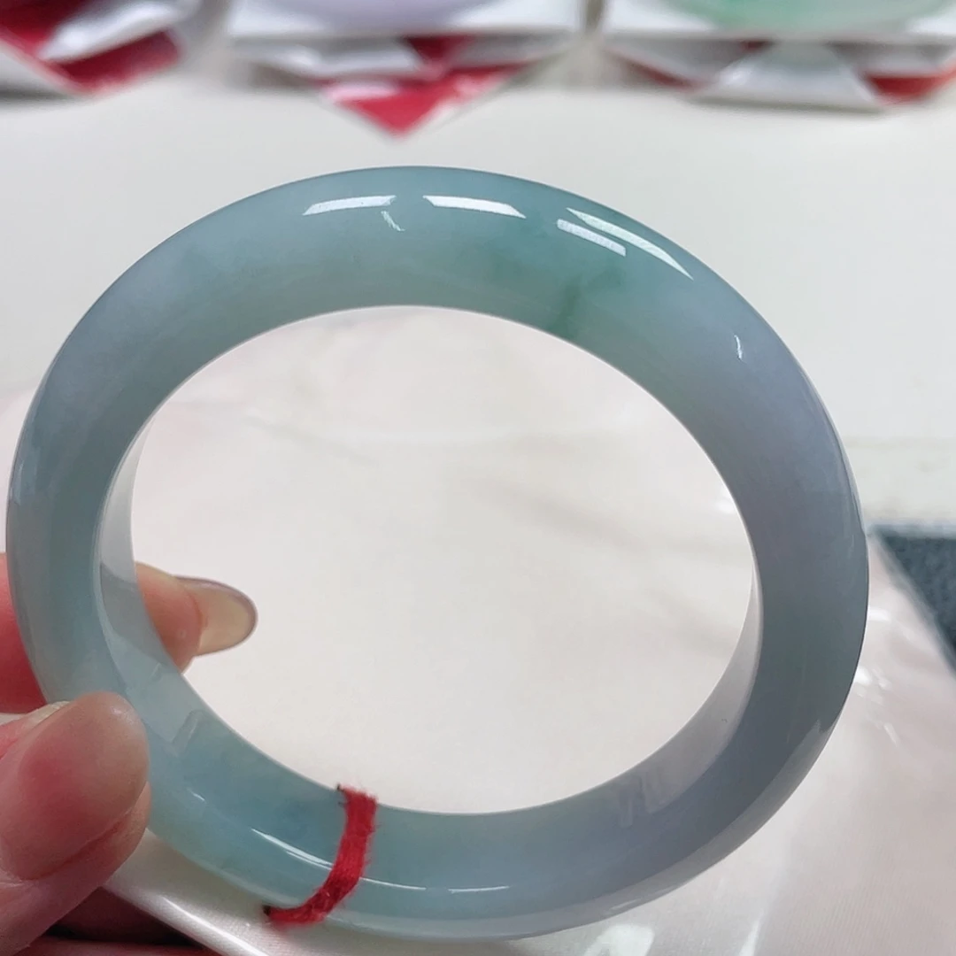 翡翠手镯未镶嵌缅甸翡翠