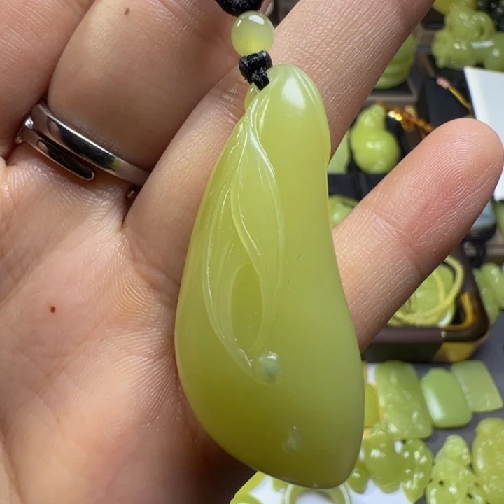 和田玉（黄玉）未镶嵌颈饰