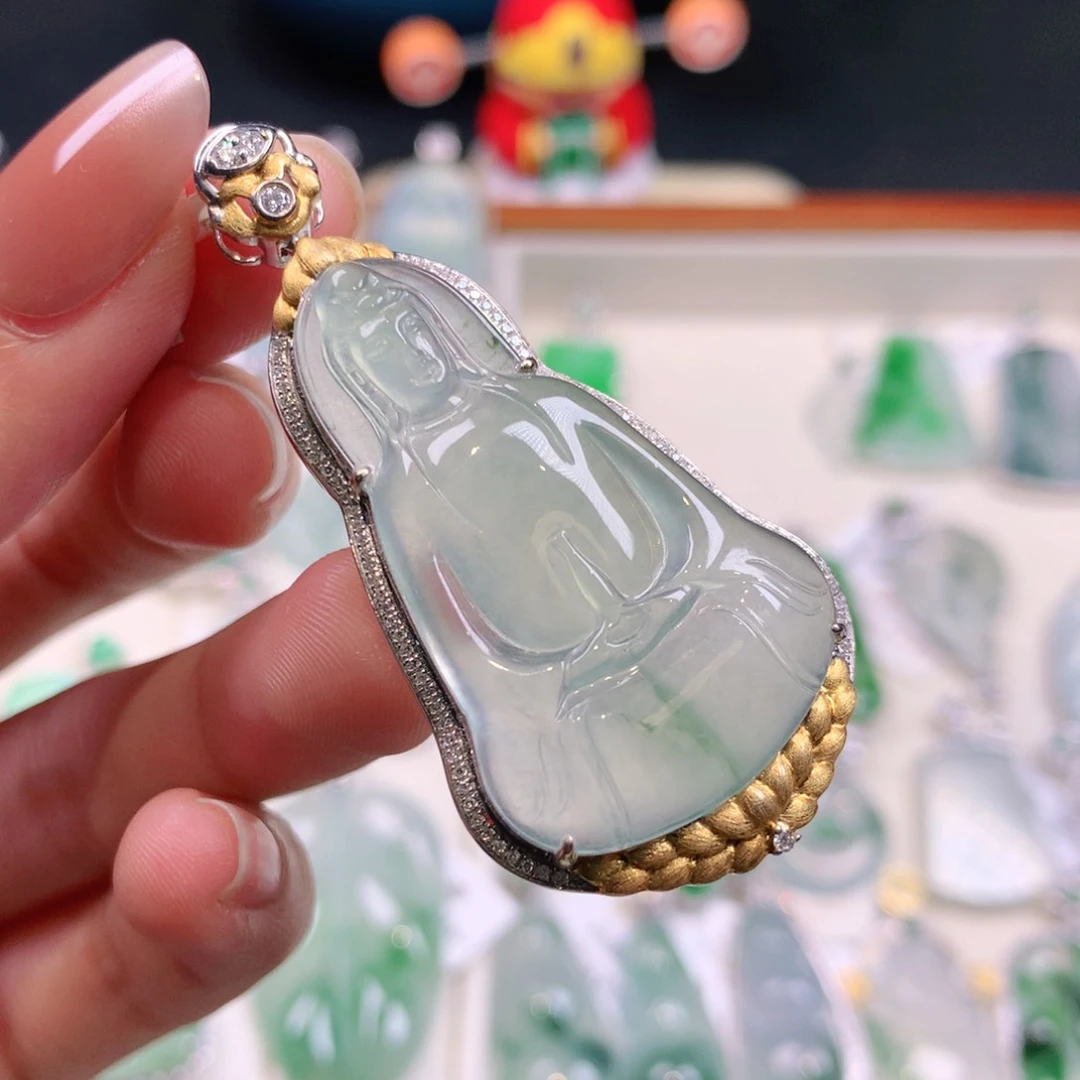 翡翠颈饰18K金镶嵌杰**作