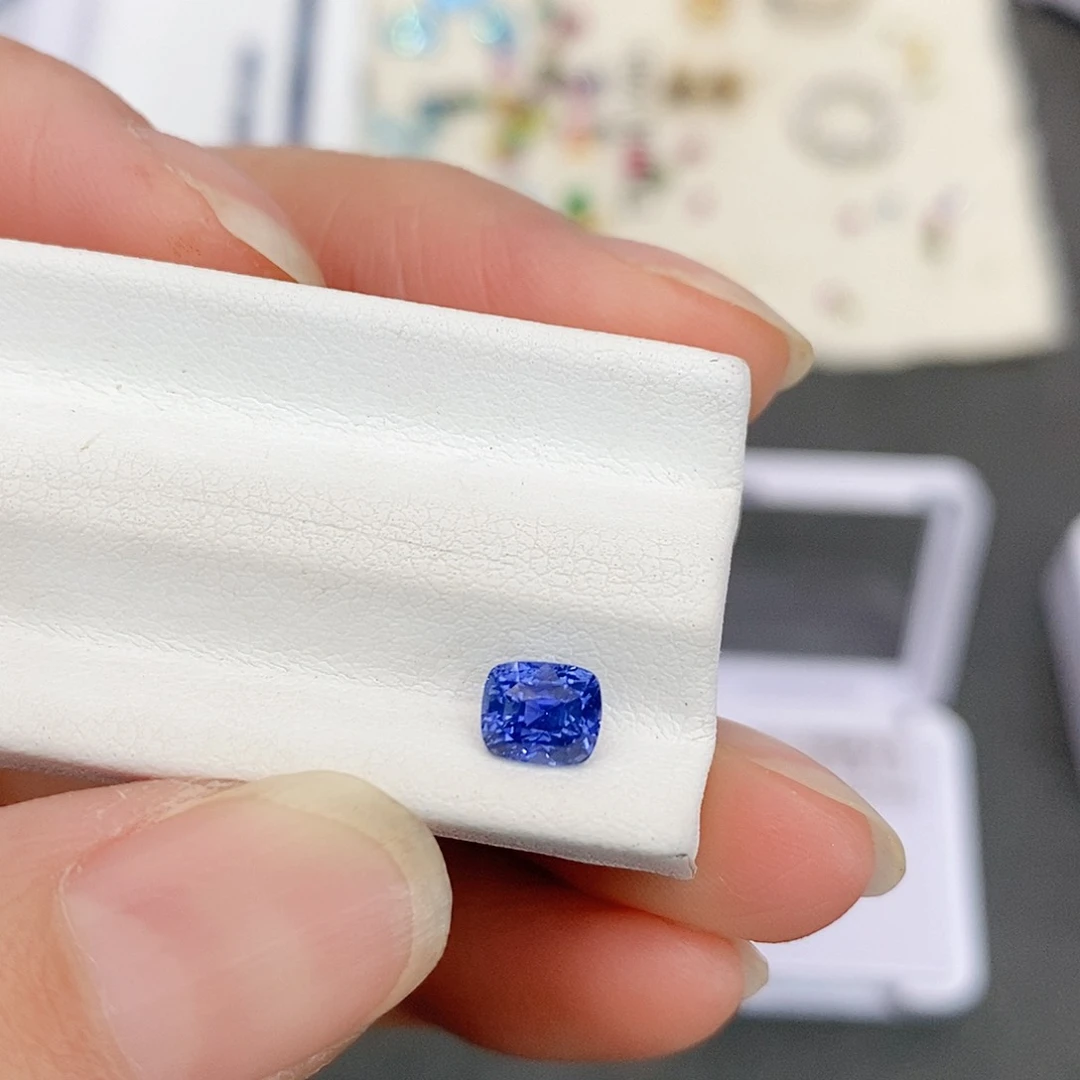 蓝宝石裸石未镶嵌1.1ct