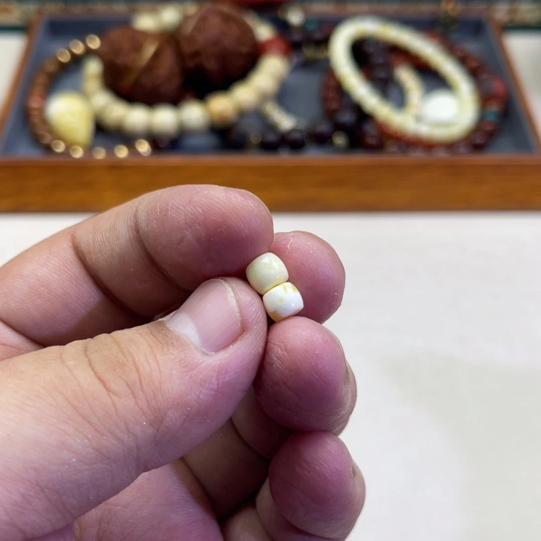 琥珀未镶嵌珠宝奇石1