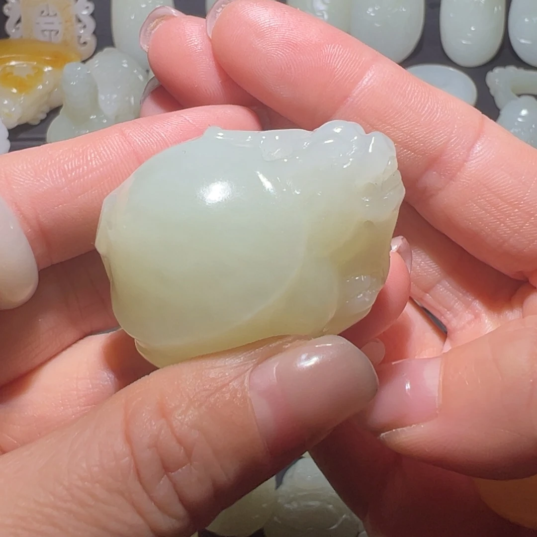 颈饰未镶嵌和田玉我*猪