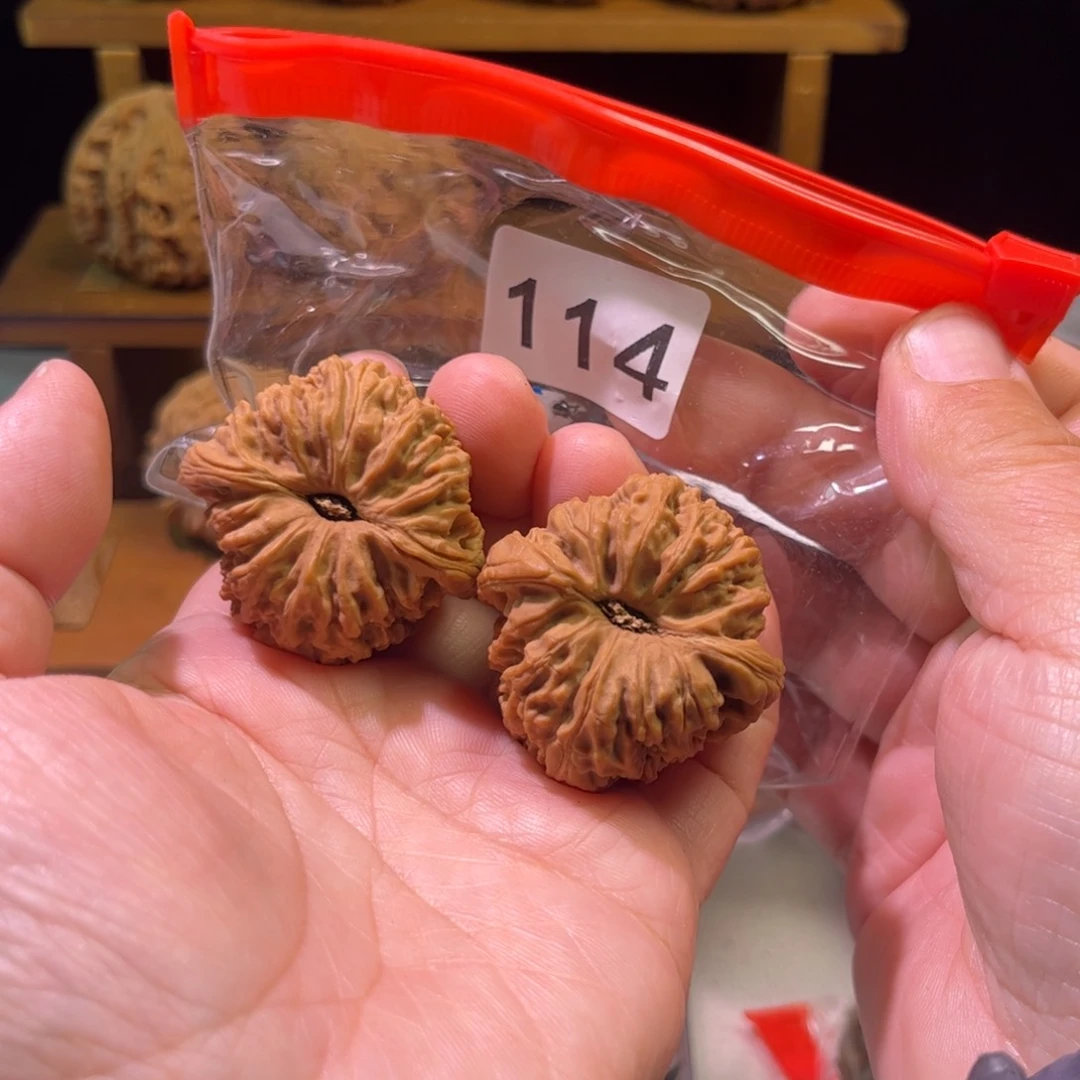 吊坠文玩核桃凹底37