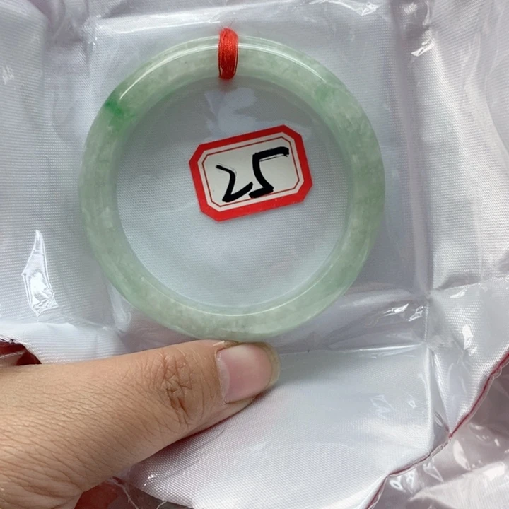 翡翠未镶嵌手镯翡翠