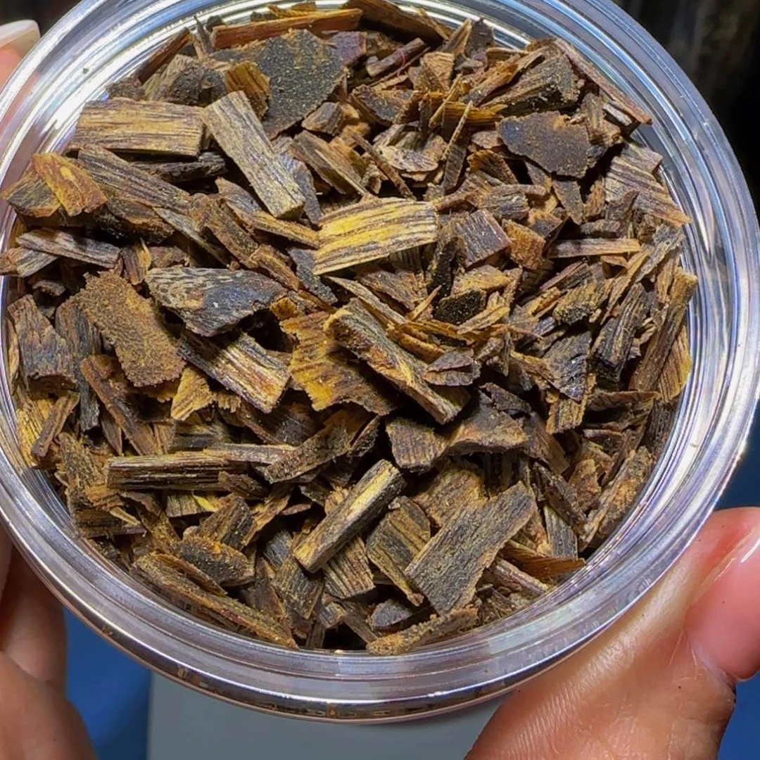 沉香手把件沉香奇楠糖结小切片50克