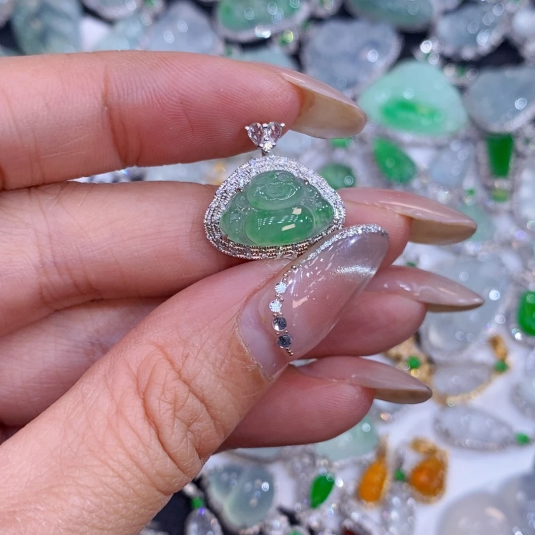 翡翠18K金镶嵌颈饰