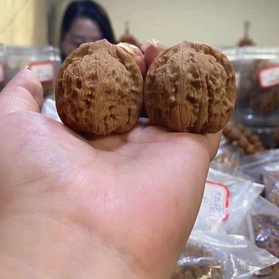 文玩核桃吊坠39红狮子