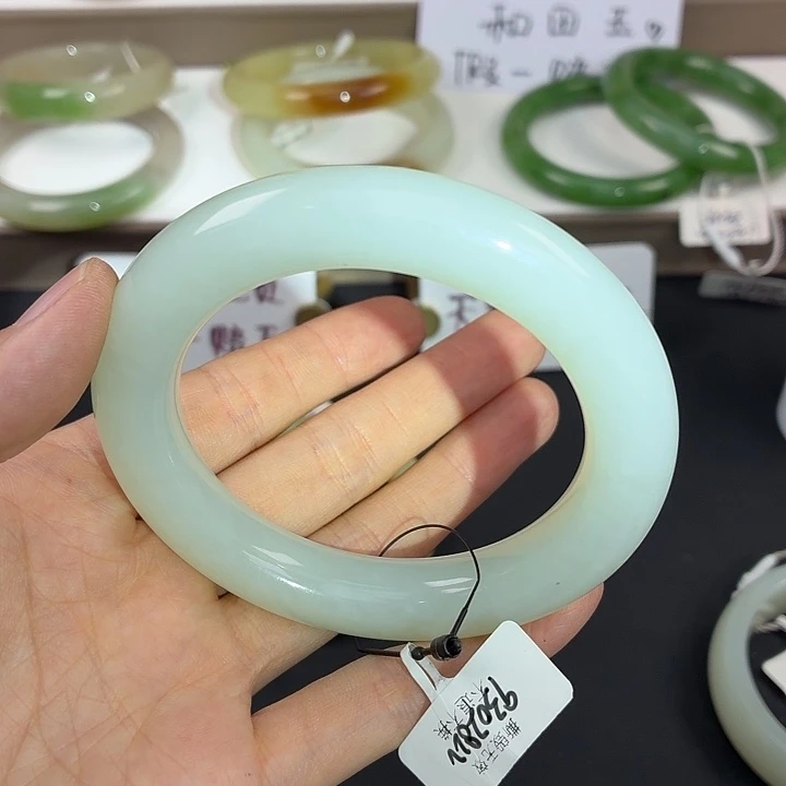 未镶嵌手镯和田玉?****Θ59.0-12.2-12