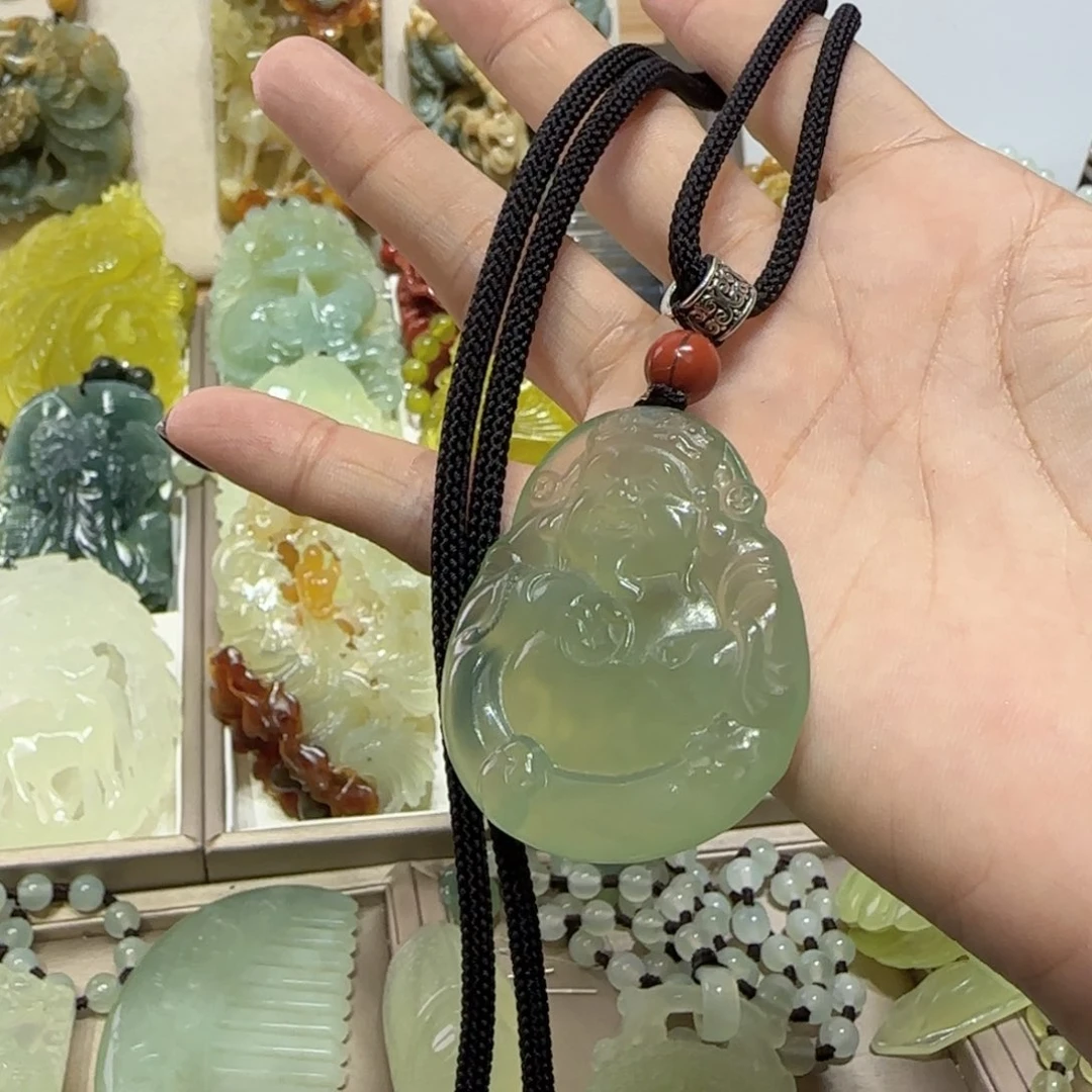 未镶嵌蛇纹石玉吊坠