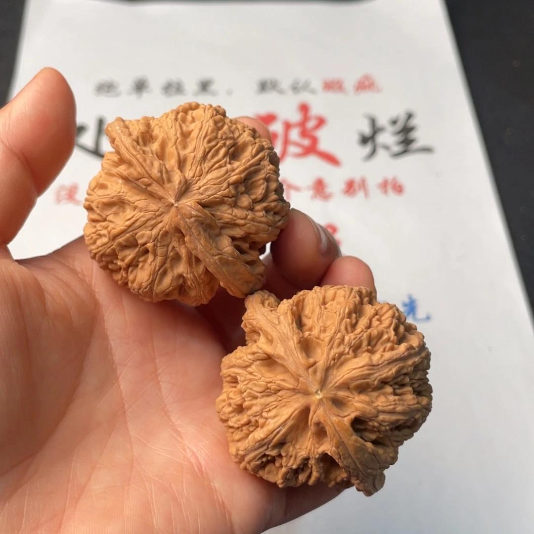 把件文玩核桃334。48粗筋有黄有磕碰