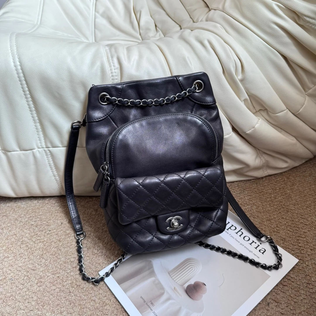 95新 Chanel/香奈儿 黑银 牛皮 菱格纹 复古双肩包681669439