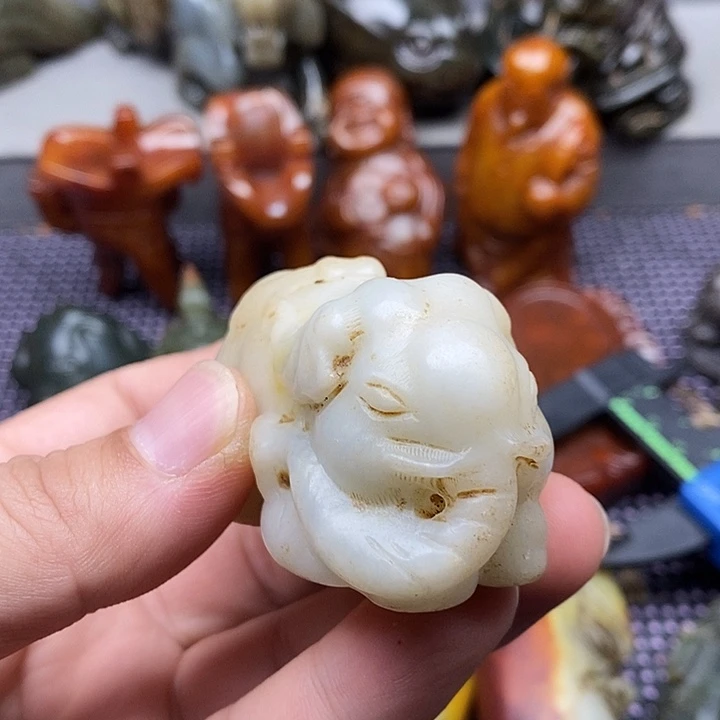 未镶嵌蛇纹石玉颈饰