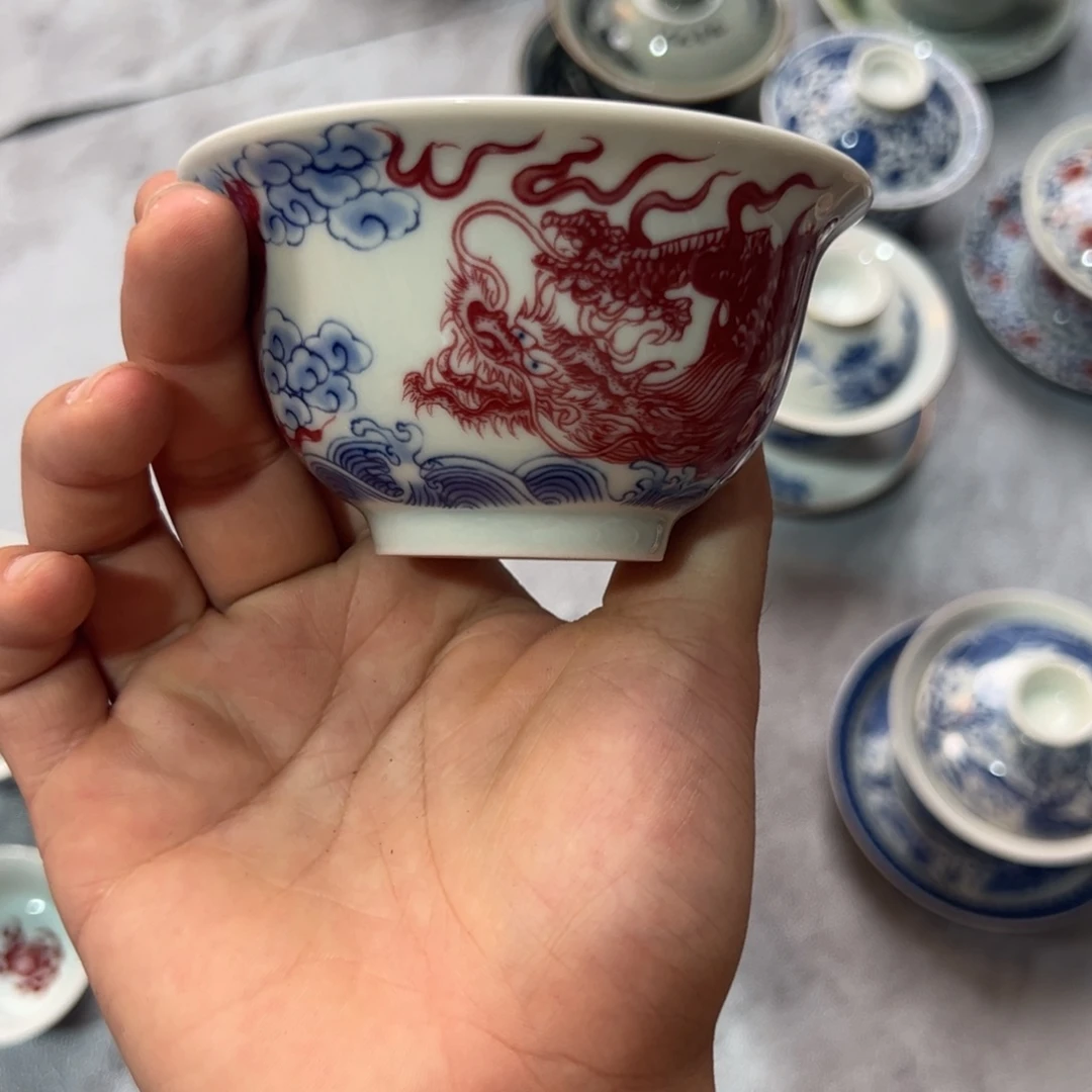 明***楷白青花釉里红穿云龙压手杯