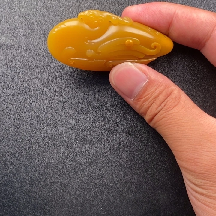 L***波石英质玉未镶嵌颈饰