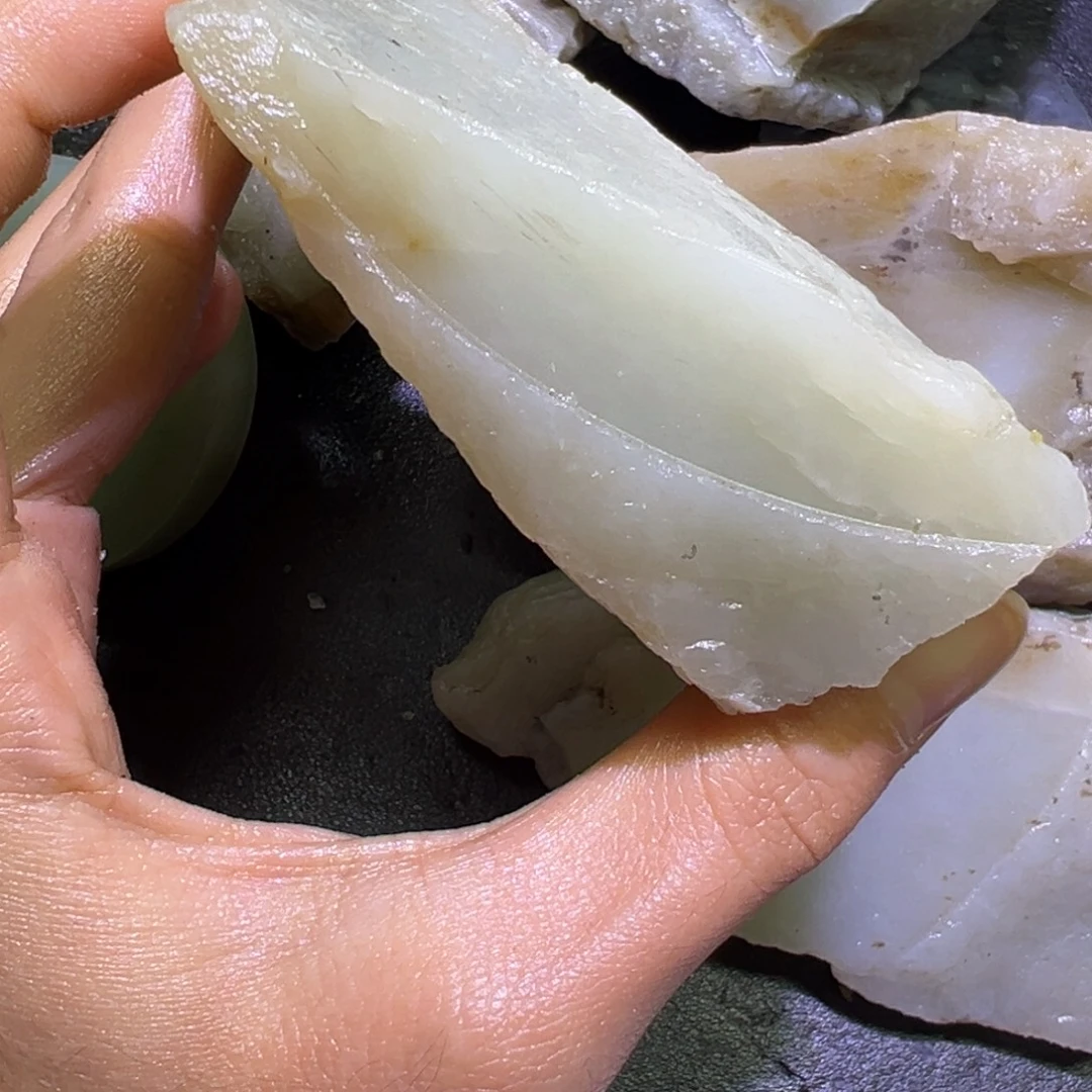 和田玉未镶嵌珠宝半成品