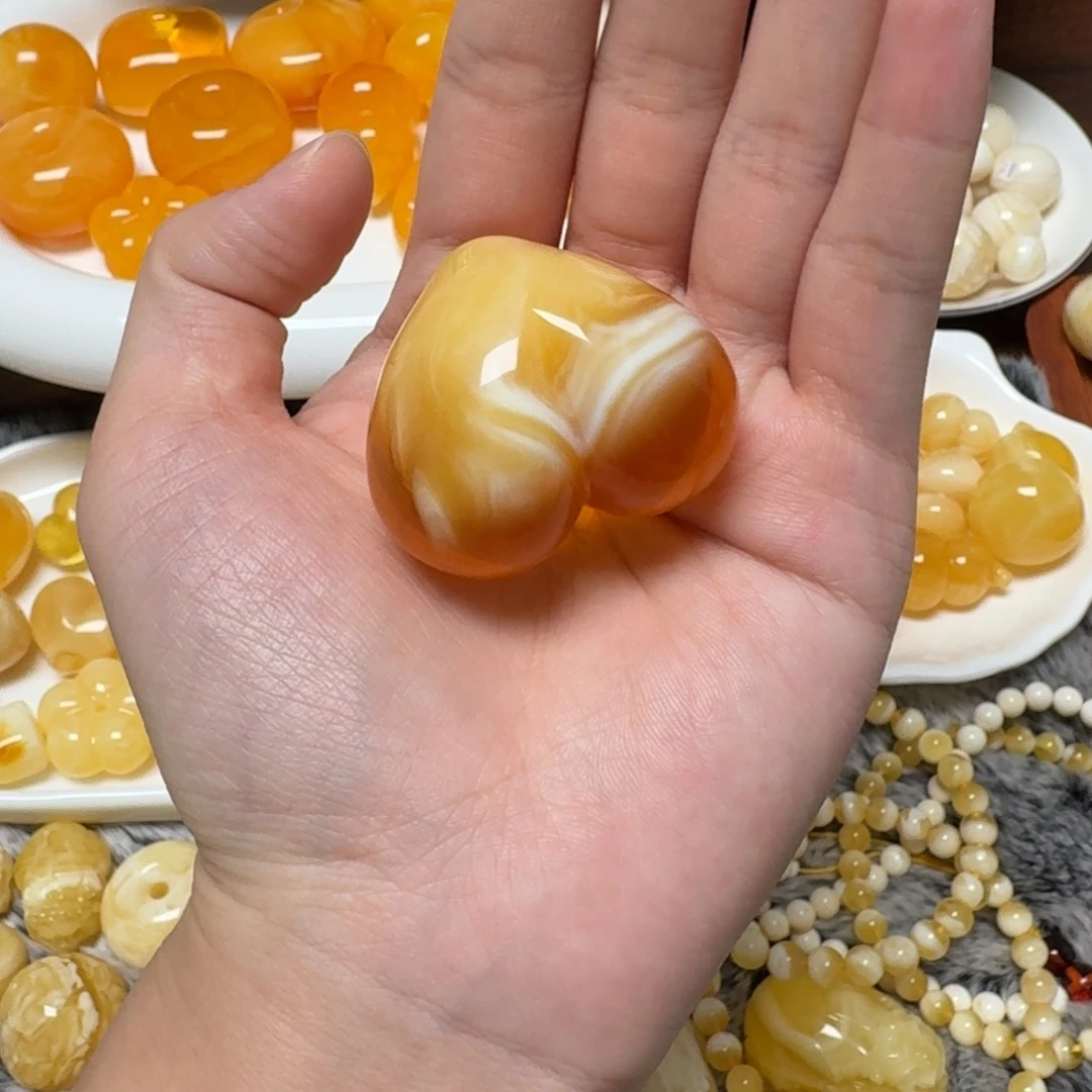琥珀未镶嵌裸石蜜蜡屁桃